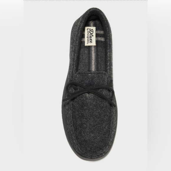 **CLEARANCE** DLUXE by DEARFOAMS - Men’s Slippers. - Picture 2 of 9